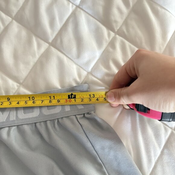 Under Armour Womens Size Small Gray Elastic Waist Play Up Shorts Running Loose - Picture 6 of 8